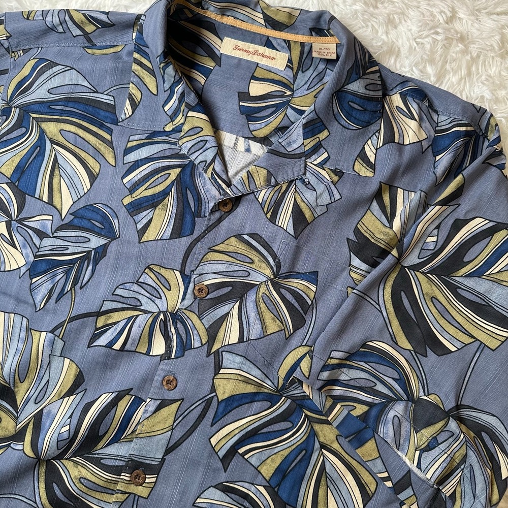 Tommy Bahama 100% Silk Hawaiian Camp Shirt Mens XL Blue Tropical Leaf Print